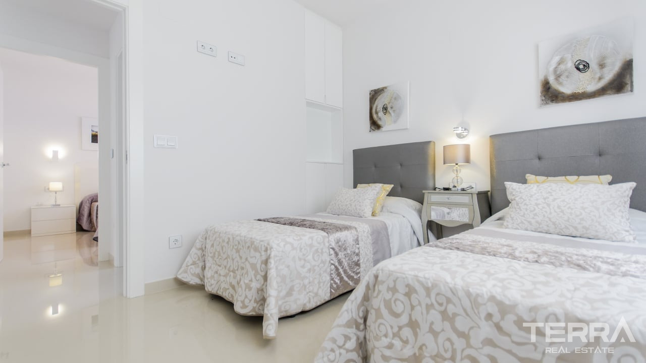 İspanya, San Miguel de Salinas'ta Satılık Deniz Manzaralı Villalar - 120757