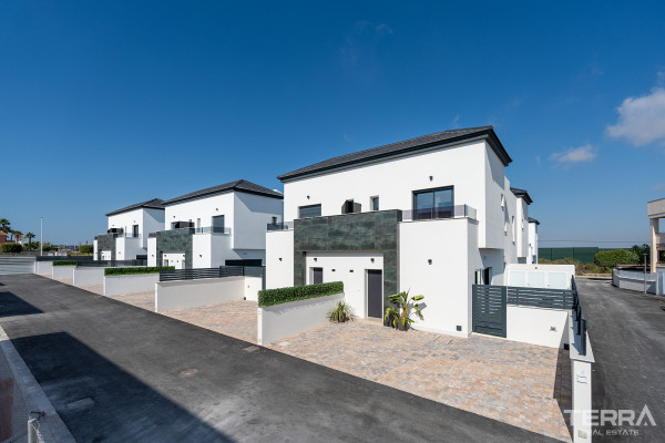 Villas for Sale in Santa Pola, Costa Blanca, Spain