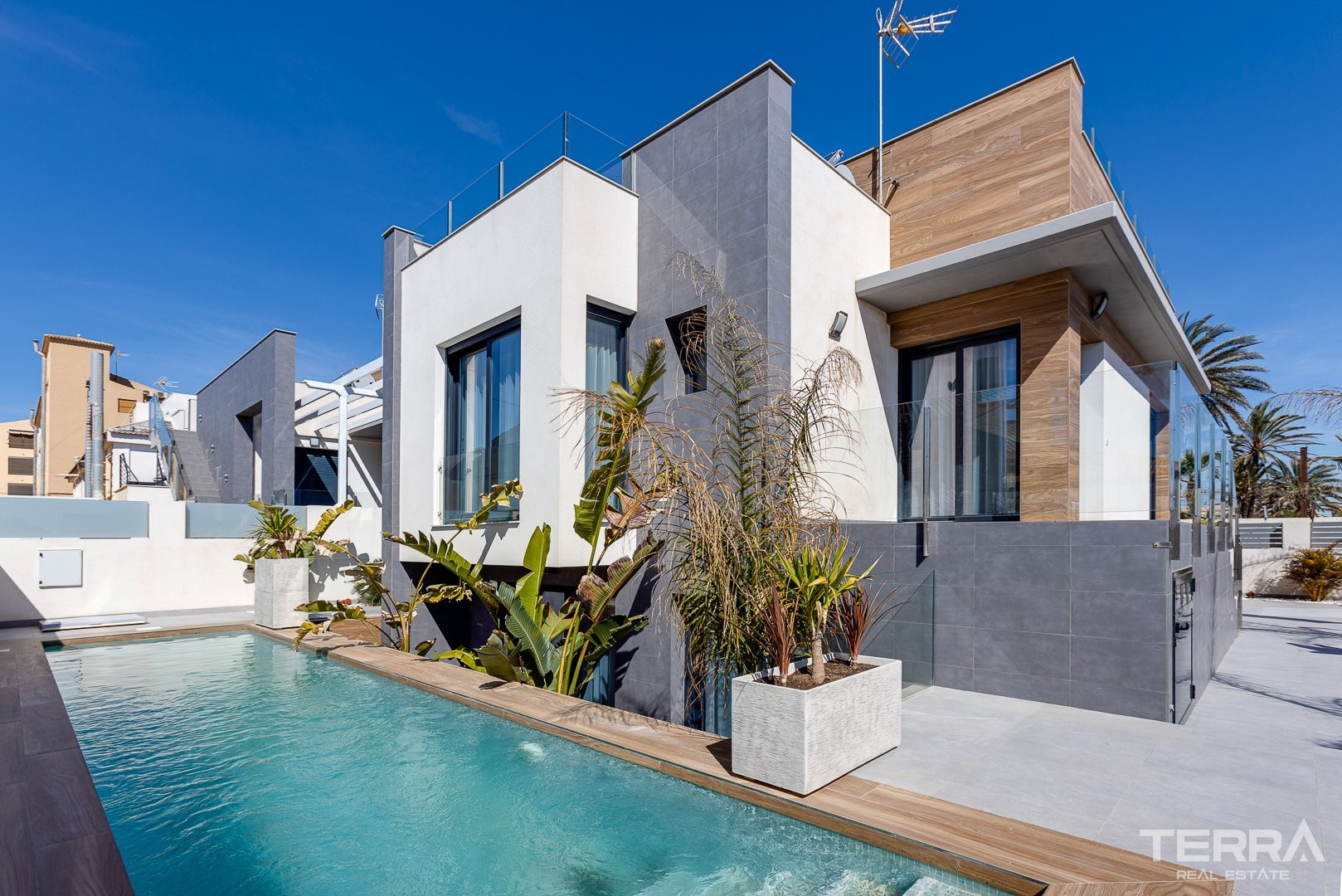Detached Villa for Sale in Torrevieja, Cosat Blanca, Spain - 122615