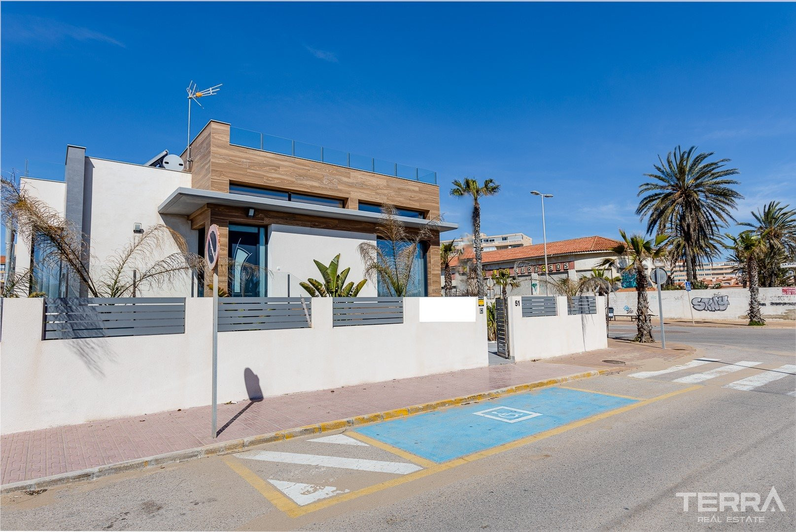 Detached Villa for Sale in Torrevieja, Cosat Blanca, Spain - 122616