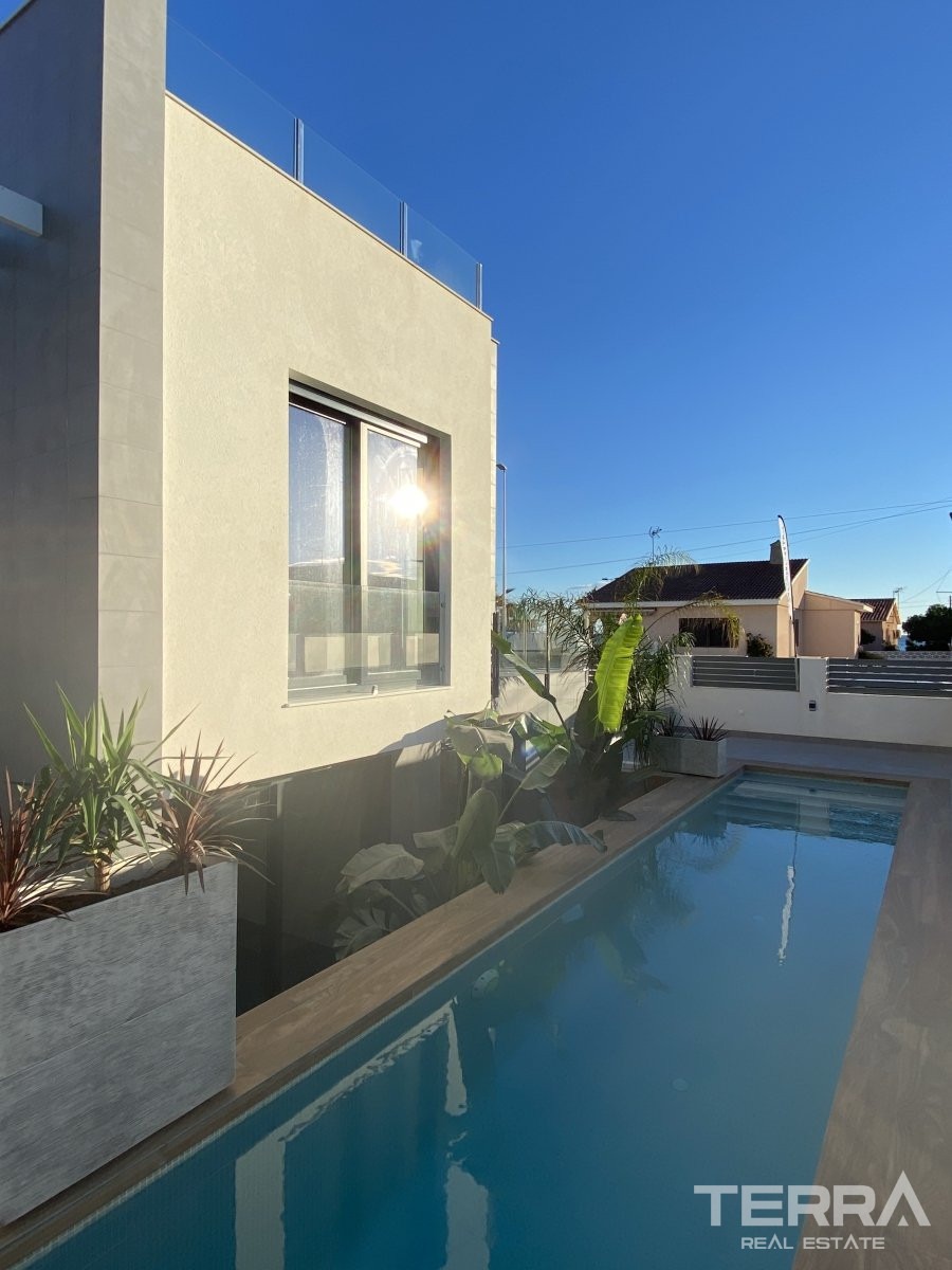 Detached Villa for Sale in Torrevieja, Cosat Blanca, Spain - 122628