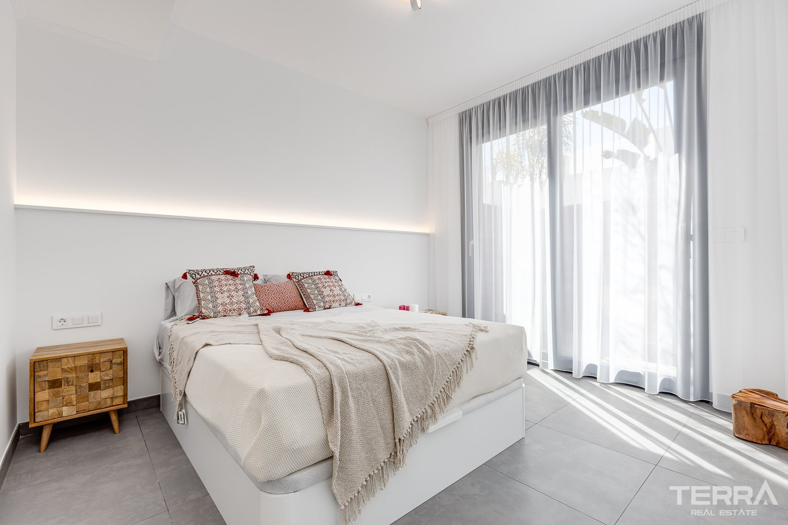 Detached Villa for Sale in Torrevieja, Cosat Blanca, Spain - 122660