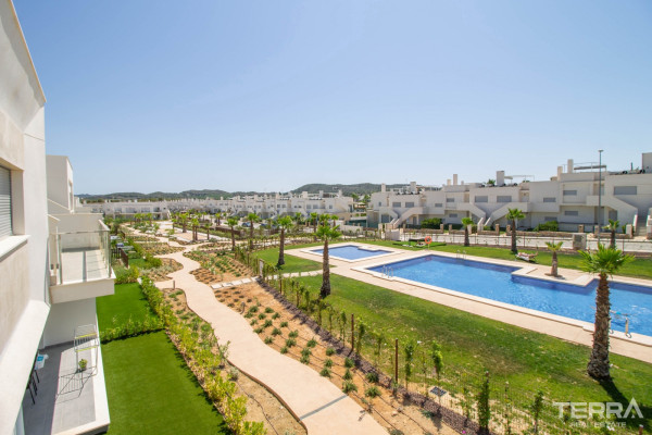 İspanya, Costa Blanca, Orihuela’da Golf Sahasına Yakın Modern Daireler