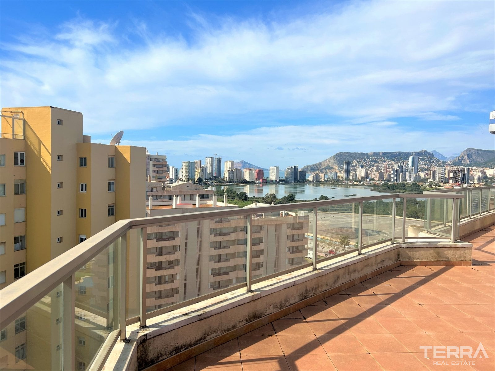 Beachfront Apartments for Sale in Calpe, Costa Blanca, Spain - 121159