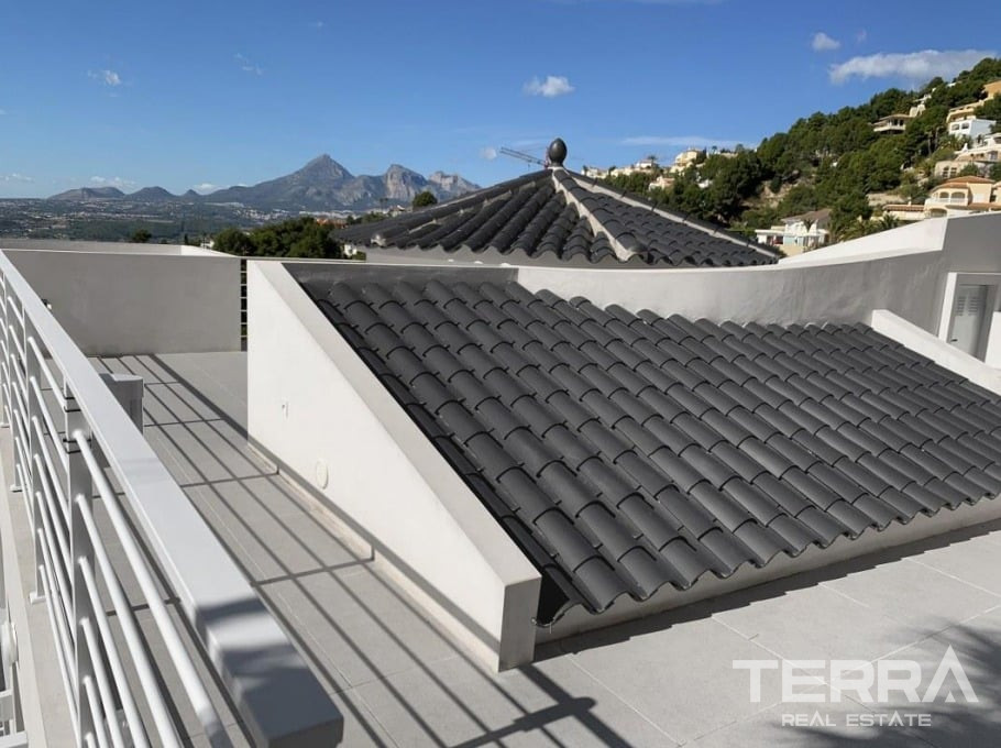 Sea View Villa for Sale in Altea, Costa Blanca, Spain - 121198