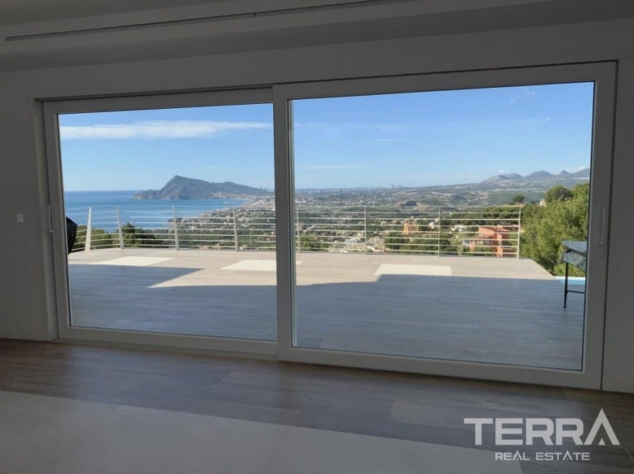 Sea View Villa for Sale in Altea, Costa Blanca, Spain - 121199