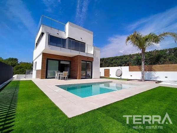 Sea View Villas for Sale in La Nucía, Costa Blanca, Spain