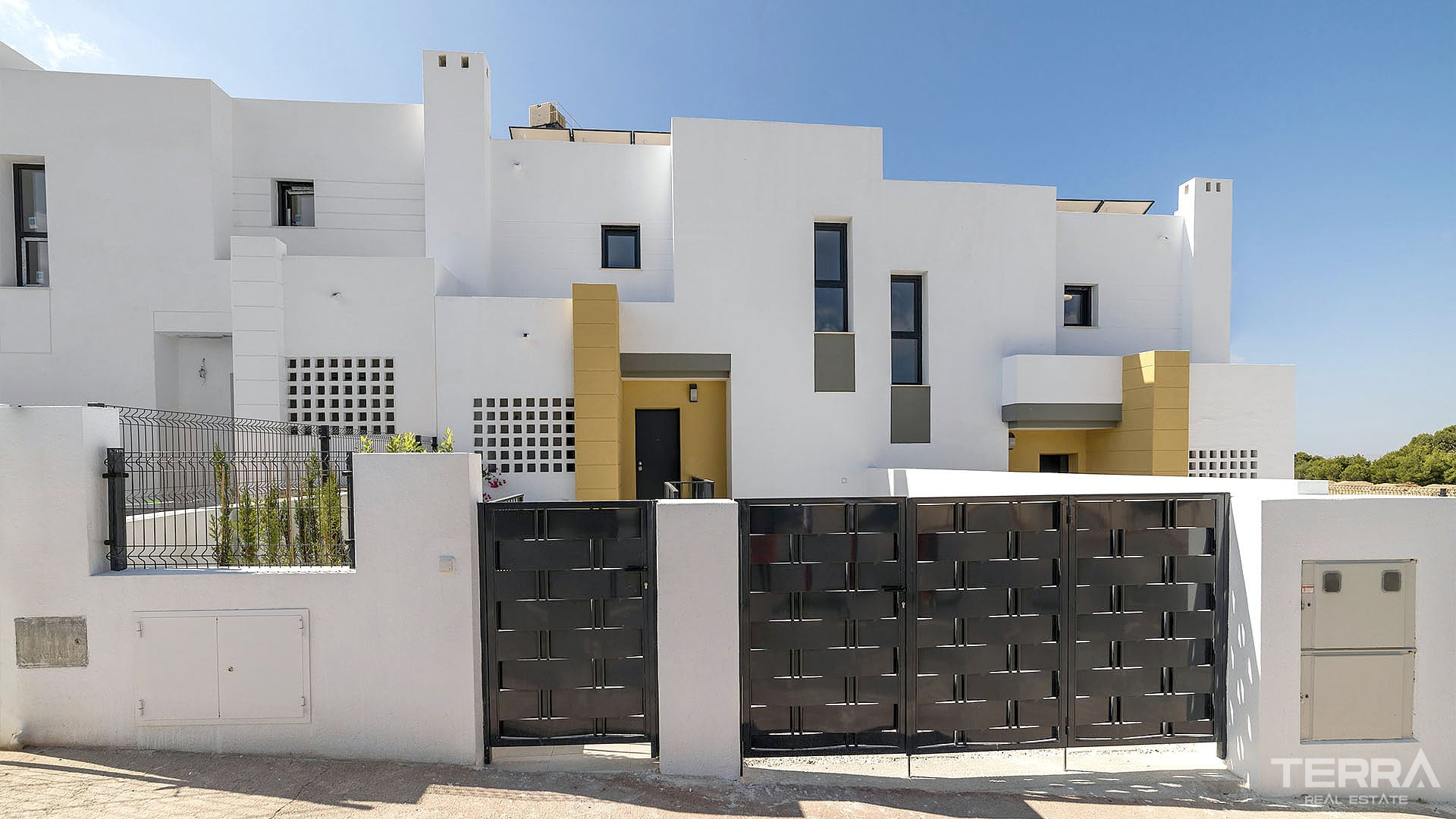 Villas for Sale in Busot, Costa Blanca, Spain - 121457