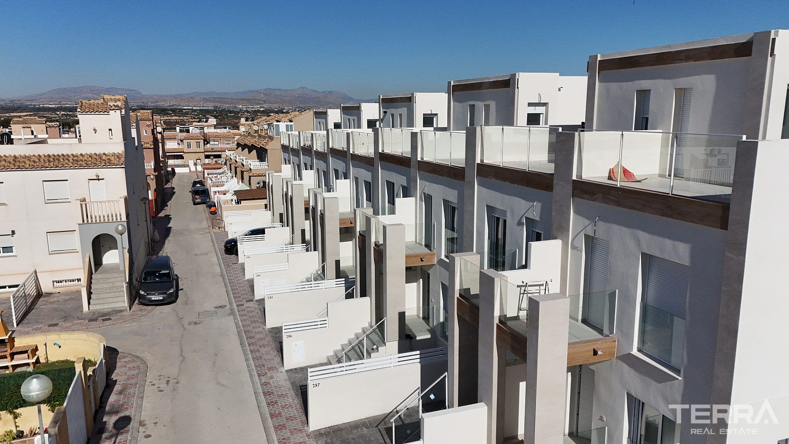 Townhouses for Sale in Santa Pola, Costa Blanca, Spain - 122946