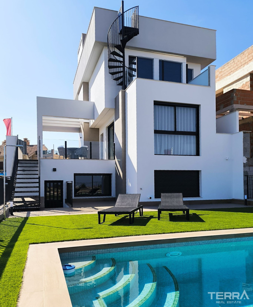 Golf Villas for Sale in Algorfa, Costa Blanca, Spain