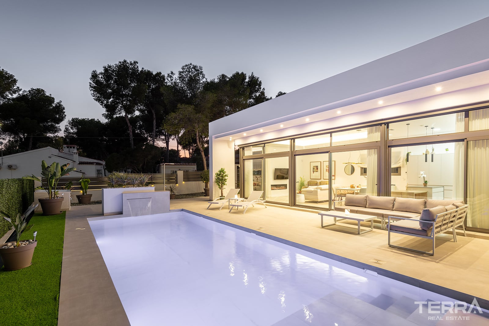 Luxury Villas for Sale in Pinar de Campoverde, Costa Blanca, Spain - 123177