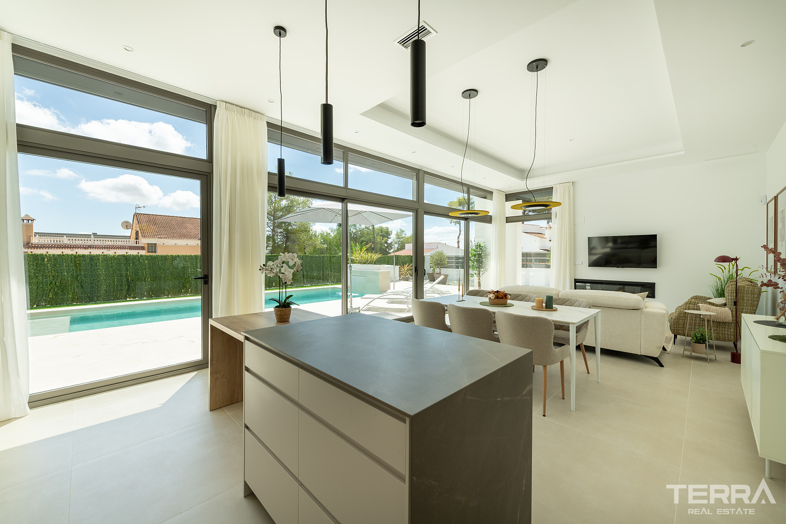 Luxury Villas for Sale in Pinar de Campoverde, Costa Blanca, Spain - 123185
