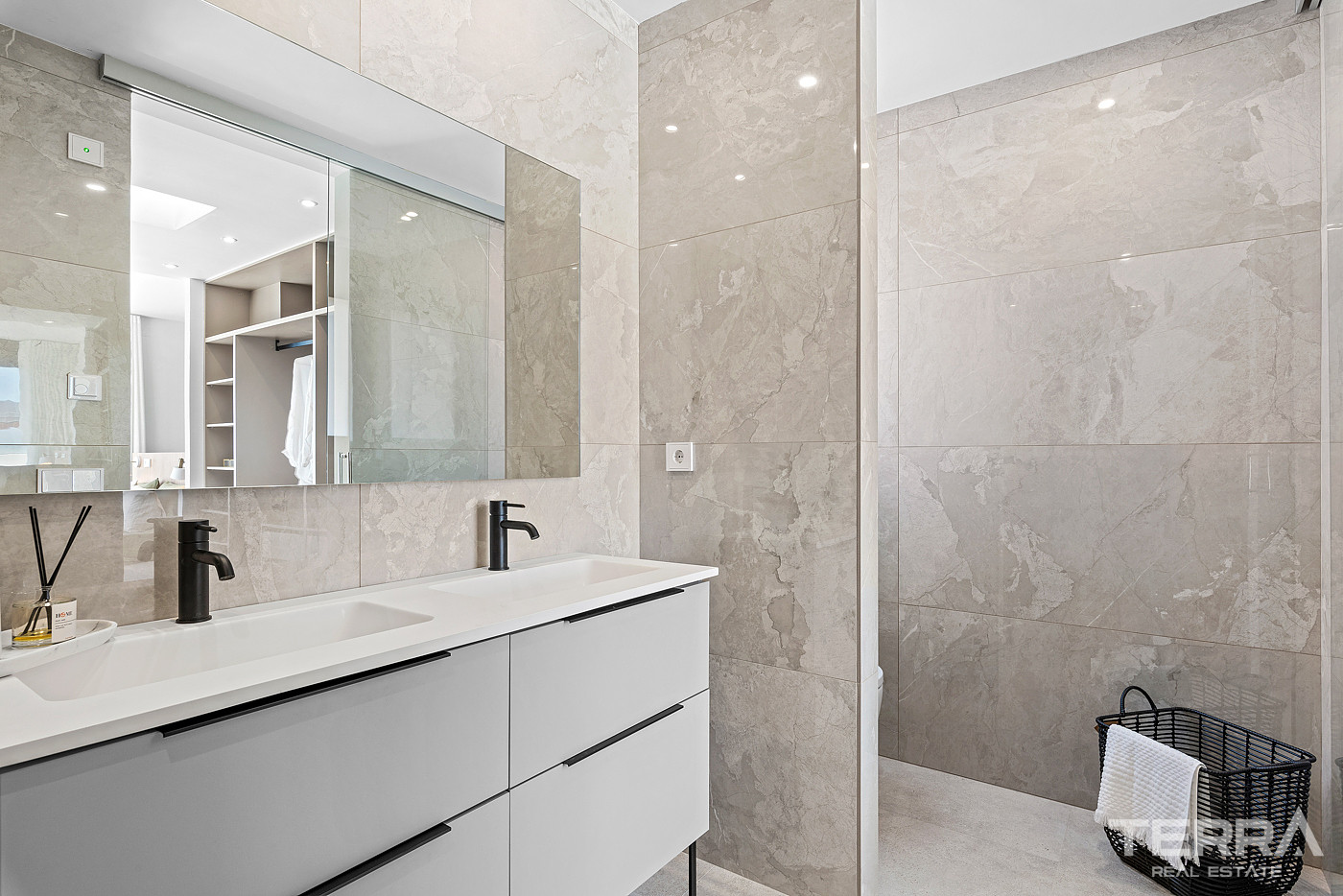 Villas for Sale in Polop, Cost Blanca, Spain - 123801