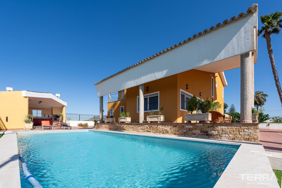 Detached Villa for Sale in Orihuela, Costa Blanca, Spain