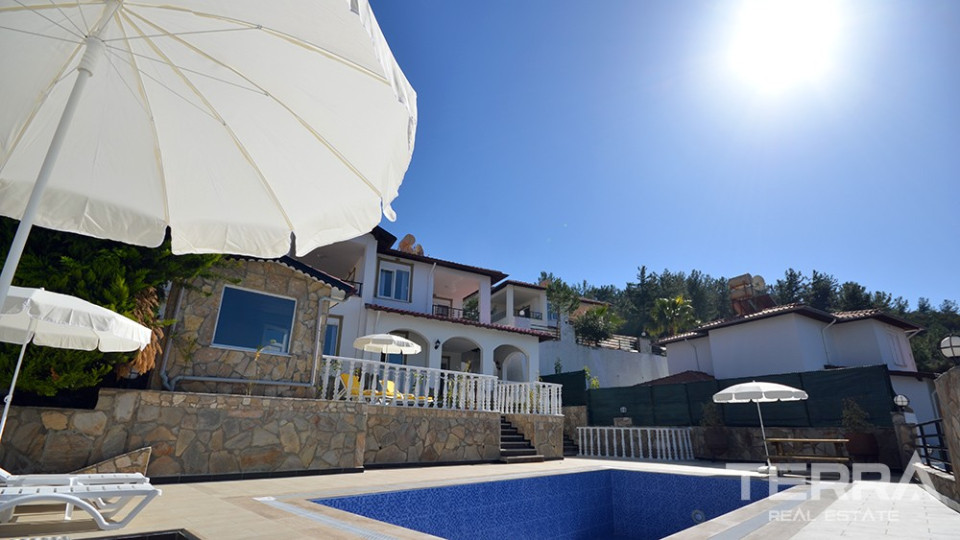 Villa for sale with endless sea view in Kargicak, Alanya