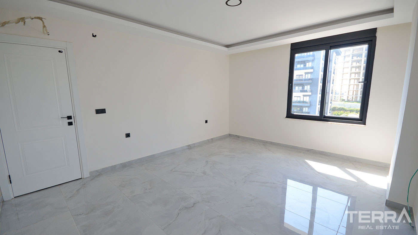5-Bedroom Apartment for Sale in Avsallar, Alanya, Turkey - 124863