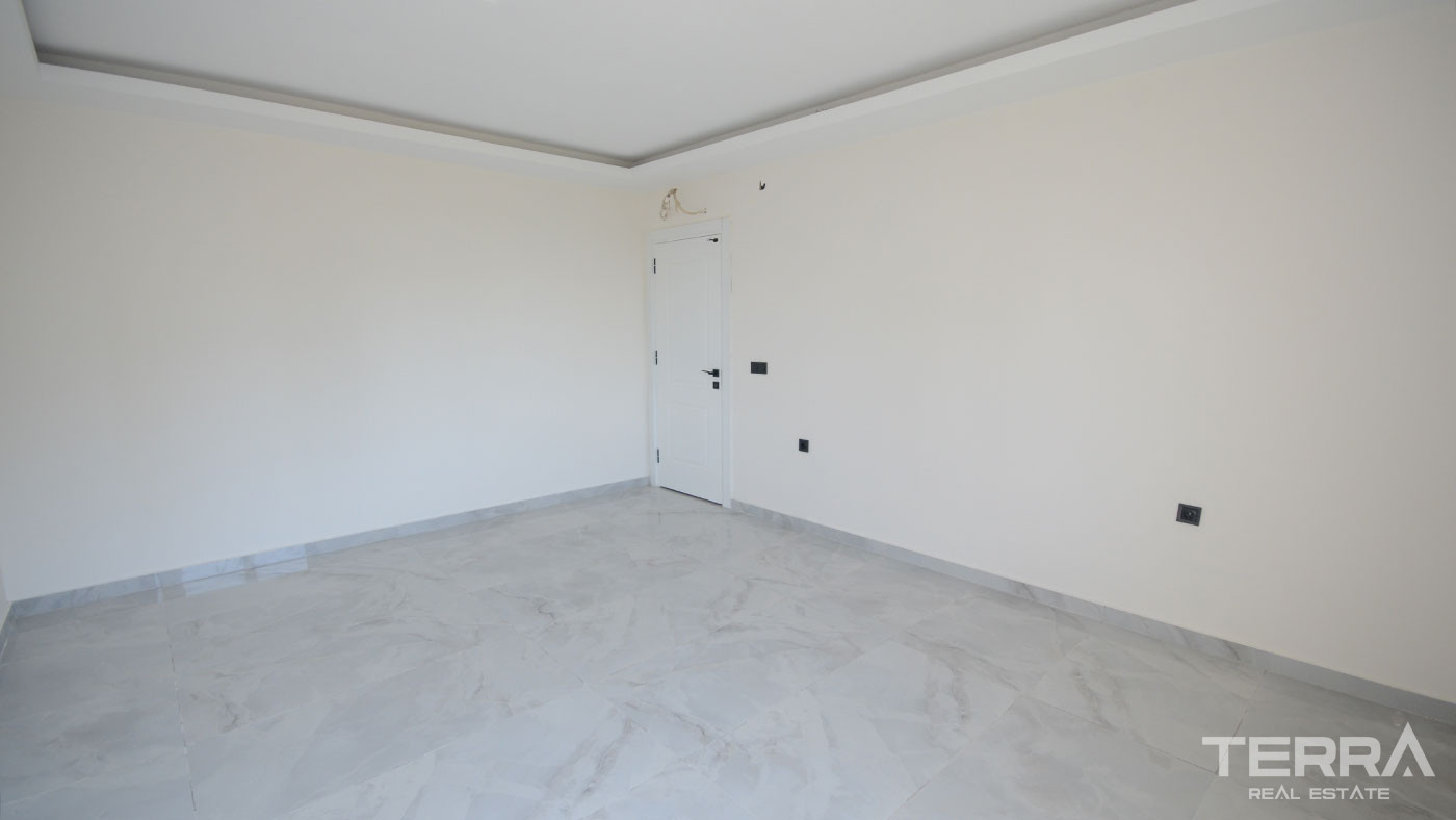 5-Bedroom Apartment for Sale in Avsallar, Alanya, Turkey - 124865