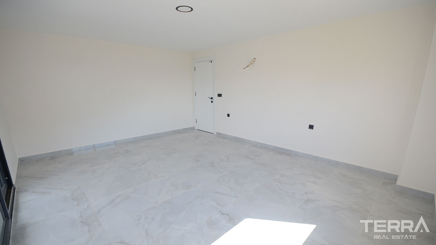 5-Bedroom Apartment for Sale in Avsallar, Alanya, Turkey - 124875
