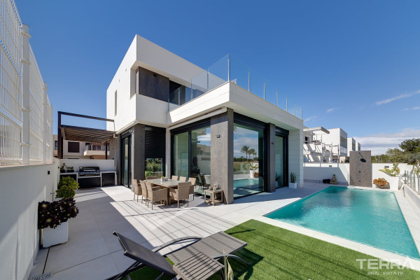 Golf Villas for Sale in Pilar de la Horadada, Costa Blanca, Spain