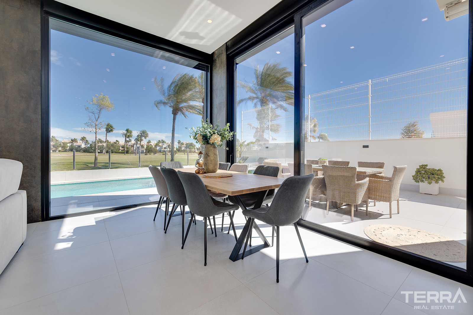 Golf Villas for Sale in Pilar de la Horadada, Costa Blanca, Spain - 125064