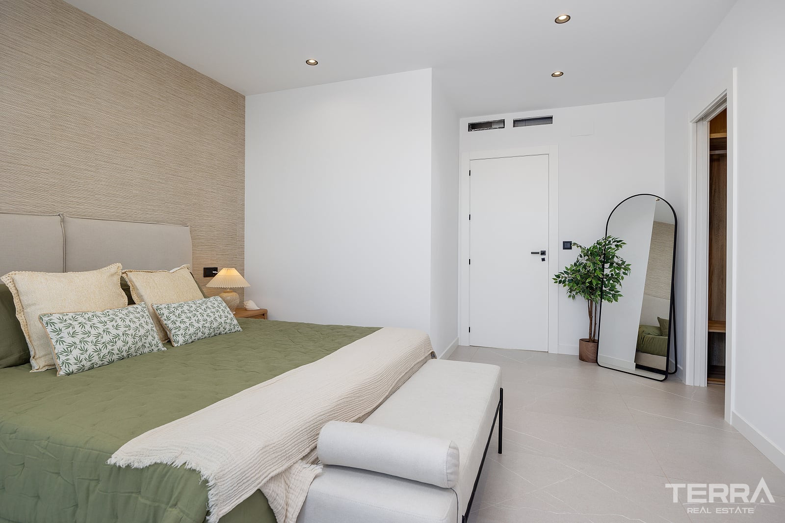 Lake View Villas for Sale in Torrevieja, Costa Blanca, Spain - 125477