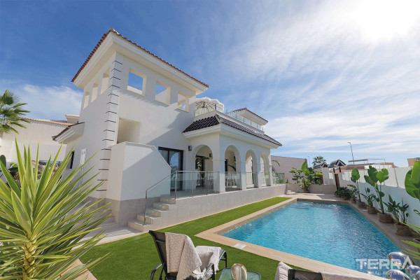 Detached Villa for Sale in Rojales, Costa Blanca, Spain