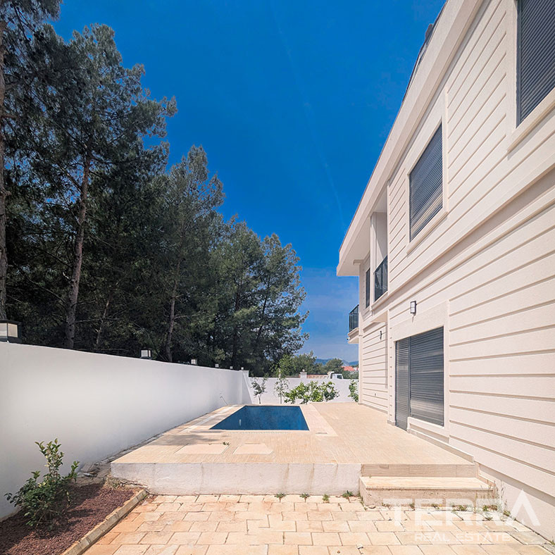 Detached Villa for Sale in Döşemealtı, Antalya, Turkey - 126667