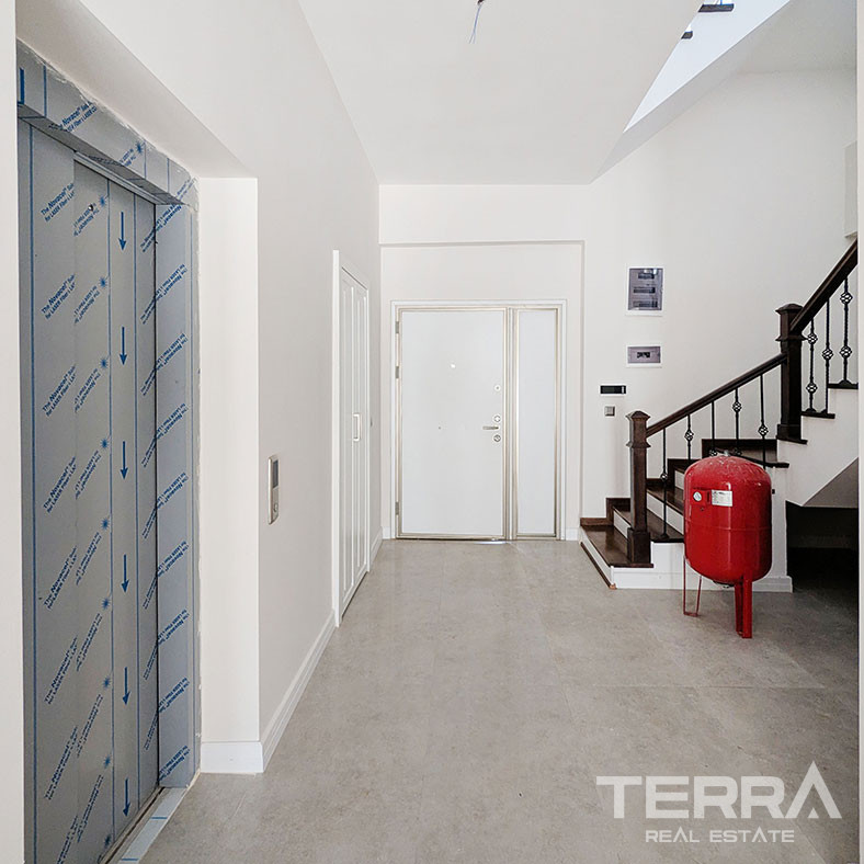 Detached Villa for Sale in Döşemealtı, Antalya, Turkey - 126675