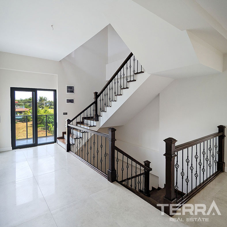 Detached Villa for Sale in Döşemealtı, Antalya, Turkey - 126683