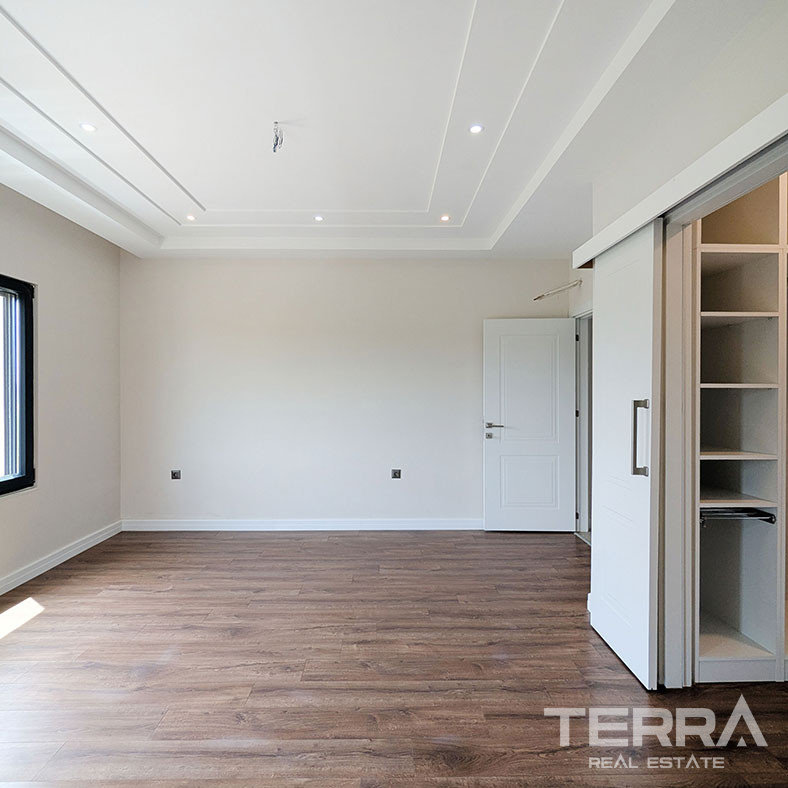 Detached Villa for Sale in Döşemealtı, Antalya, Turkey - 126684