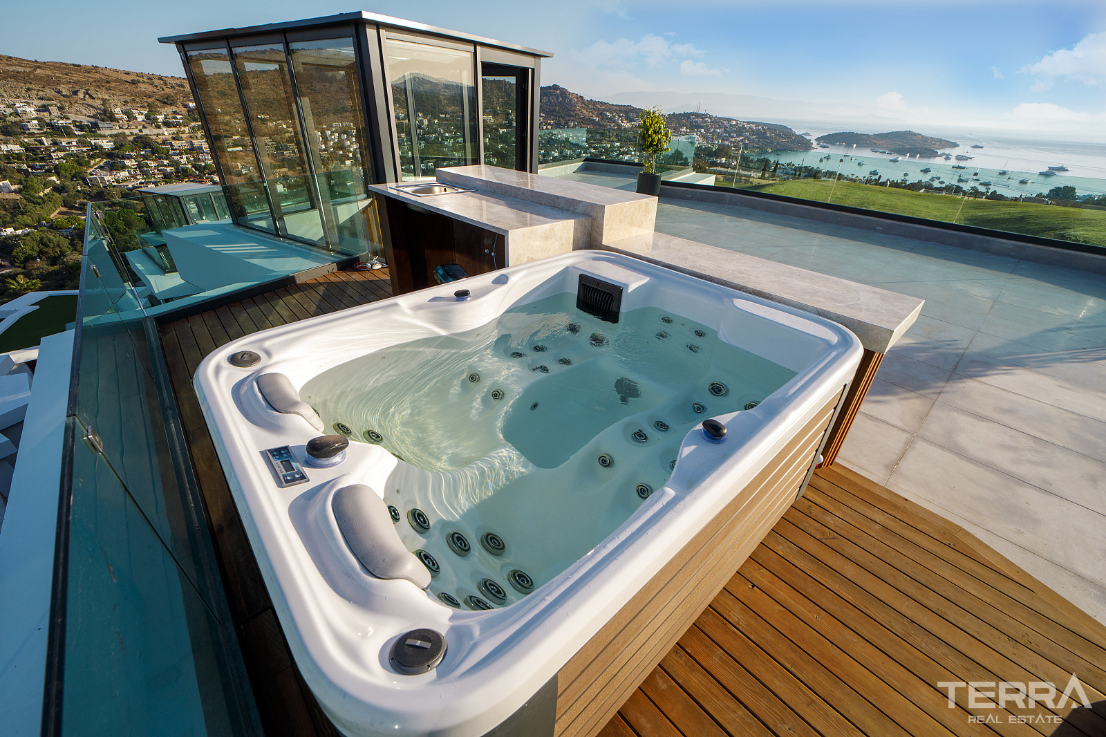 Muğla, Bodrum'da Güvenlikli Sitede Satılık Müstakil Villalar - 126898