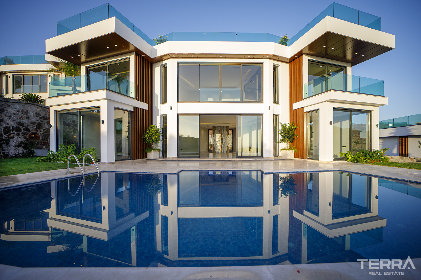 Muğla, Bodrum'da Güvenlikli Sitede Satılık Müstakil Villalar - 126900