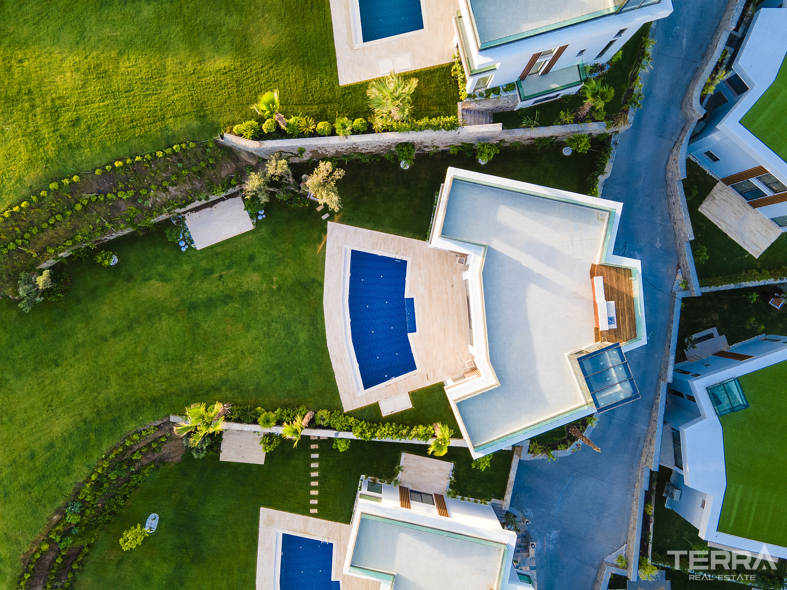 Muğla, Bodrum'da Güvenlikli Sitede Satılık Müstakil Villalar - 126901