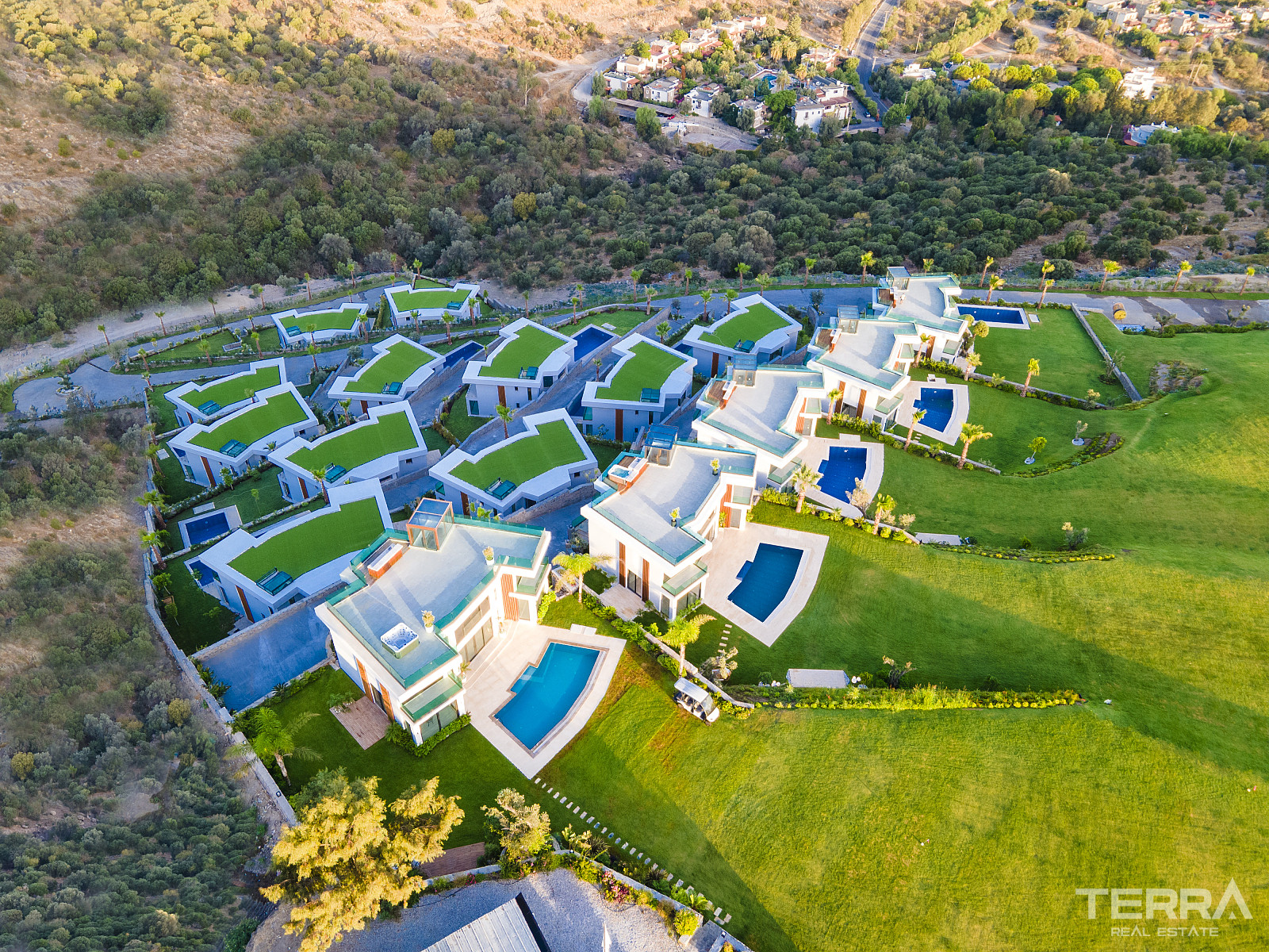 Muğla, Bodrum'da Güvenlikli Sitede Satılık Müstakil Villalar - 126903