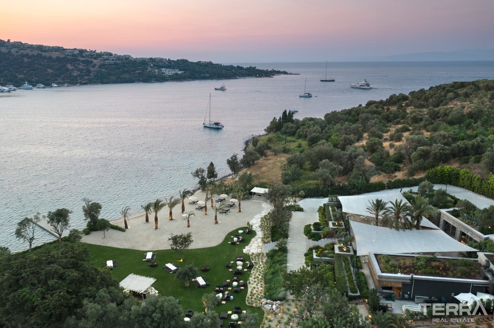 Muğla, Bodrum'da Denize Sıfır Konumda Satılık Müstakil Villalar - 126962