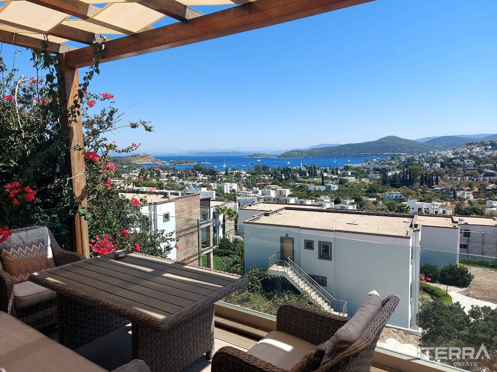 Muğla, Bodrum'da Hemen Teslim Satılık 3+1 Daireler - 127164