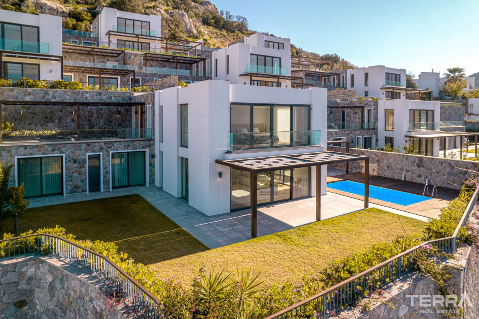 Muğla, Bodrum'da Özel Havuzlu Satılık Modern Müstakil Villalar