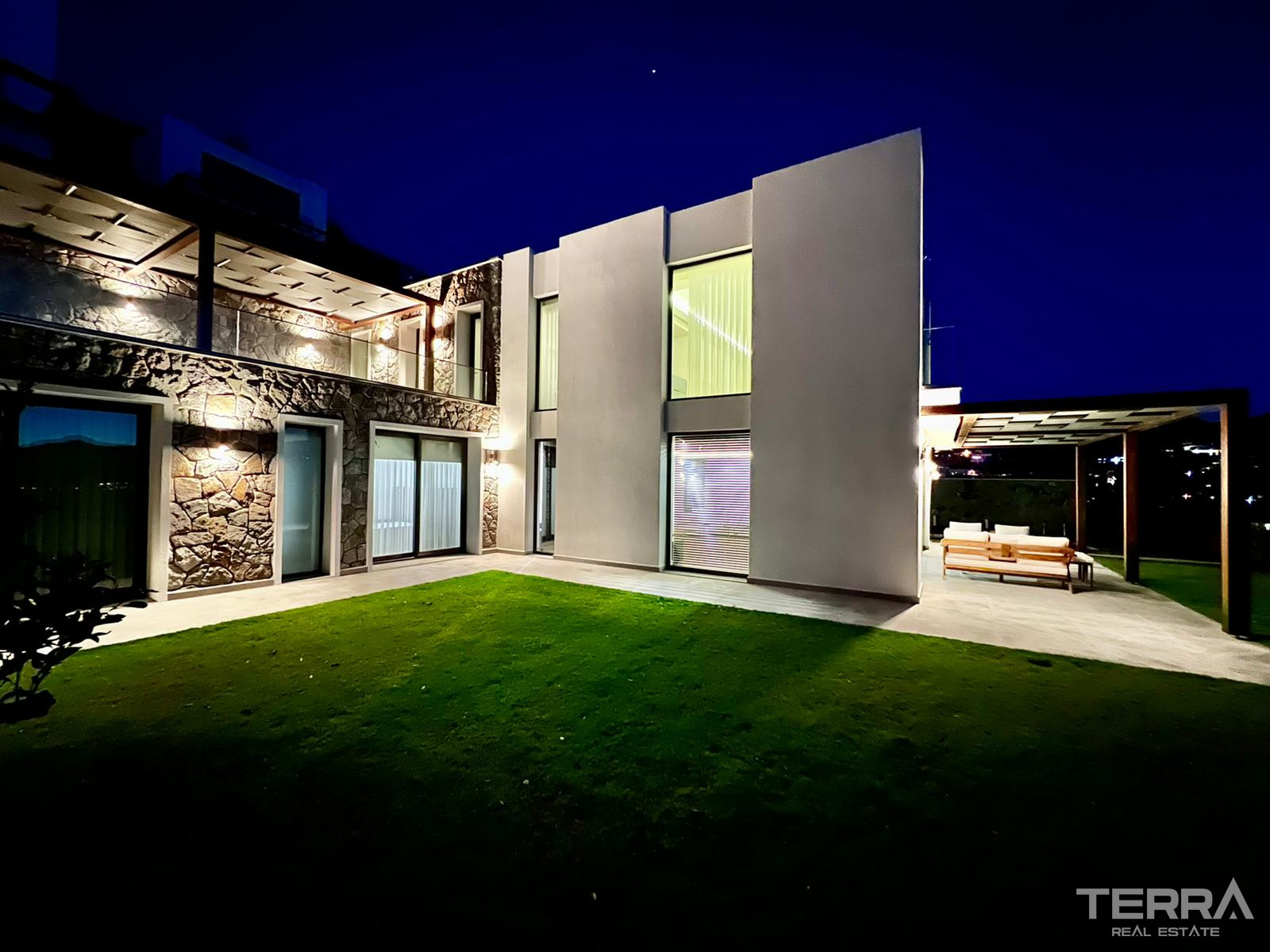 Muğla, Bodrum'da Özel Havuzlu Satılık Modern Müstakil Villalar - 127327