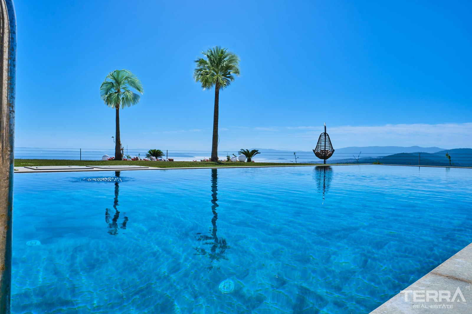 Muğla, Bodrum'da Özel Plajlı Satılık Deniz Manzaralı Villalar - 127867