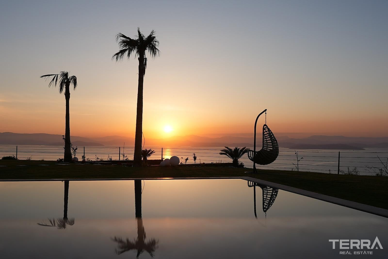 Muğla, Bodrum'da Özel Plajlı Satılık Deniz Manzaralı Villalar - 127876