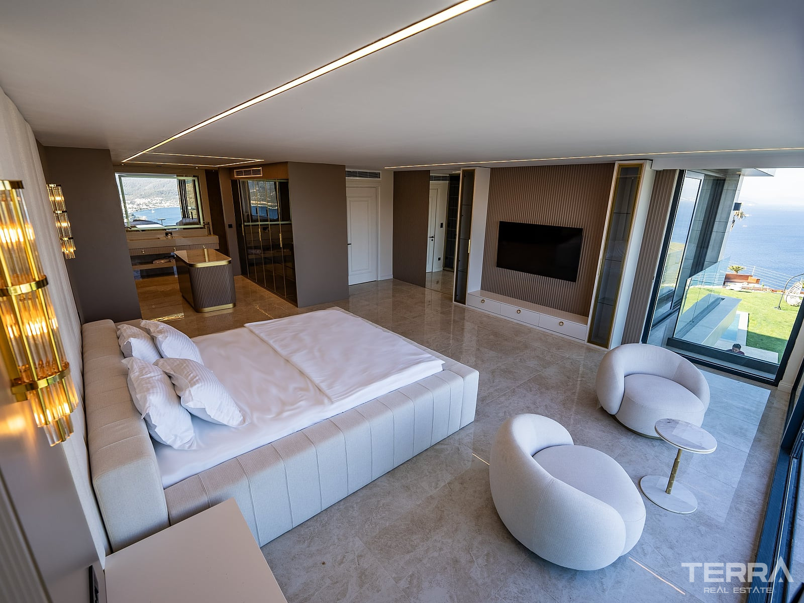 Muğla, Bodrum'da Özel Plajlı Satılık Deniz Manzaralı Villalar - 127888