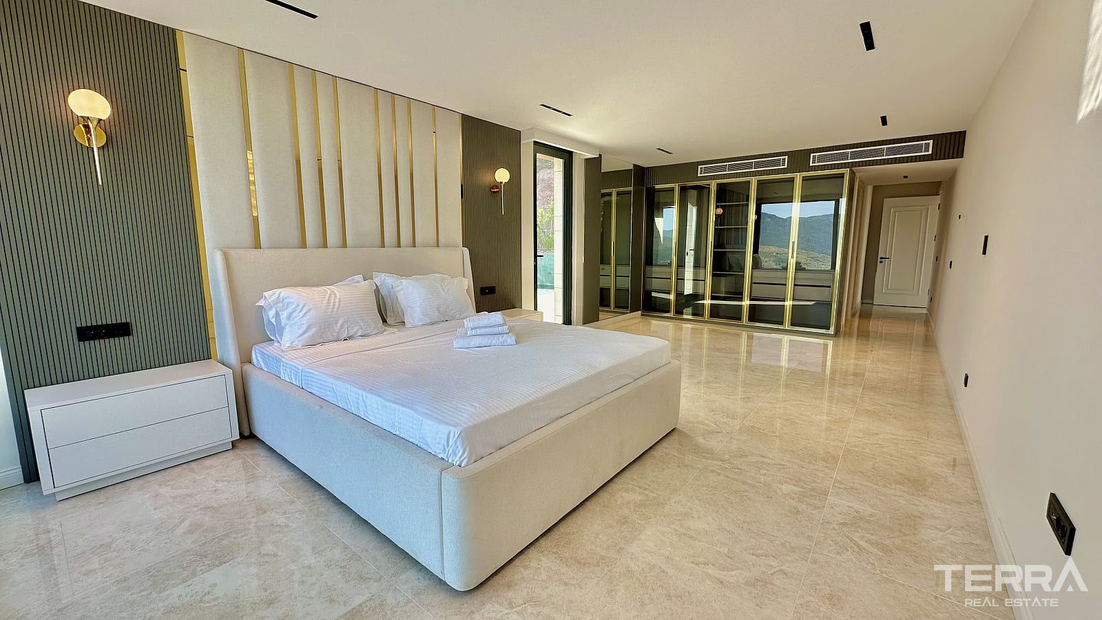 Muğla, Bodrum'da Özel Plajlı Satılık Deniz Manzaralı Villalar - 127892