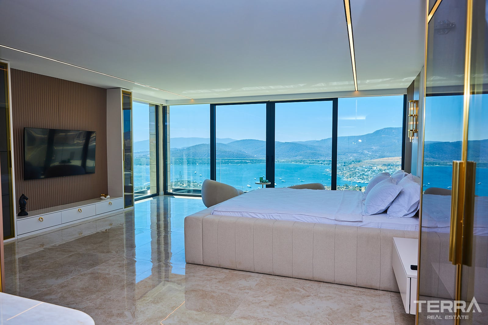 Muğla, Bodrum'da Özel Plajlı Satılık Deniz Manzaralı Villalar - 127894