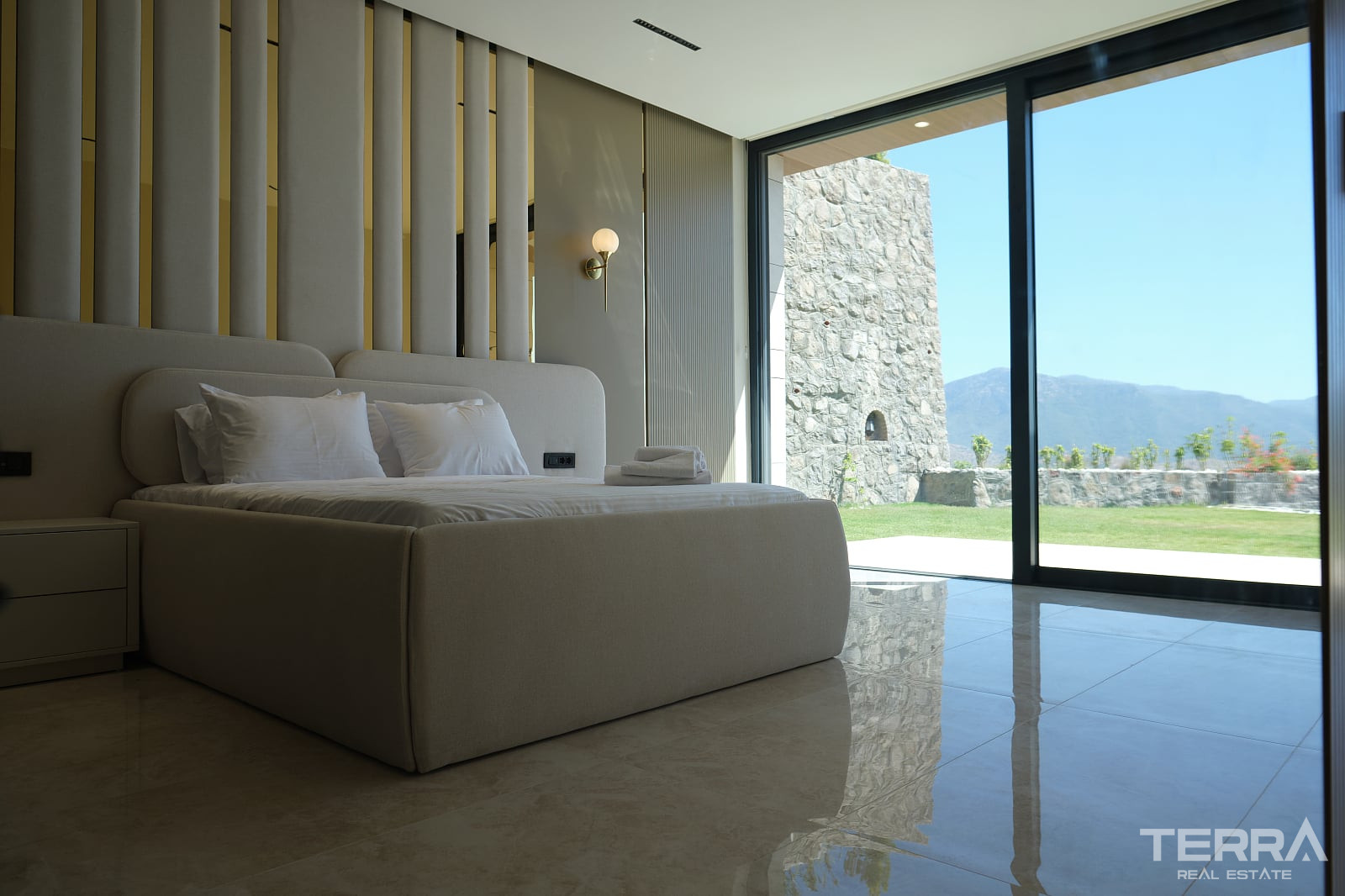 Muğla, Bodrum'da Özel Plajlı Satılık Deniz Manzaralı Villalar - 127897