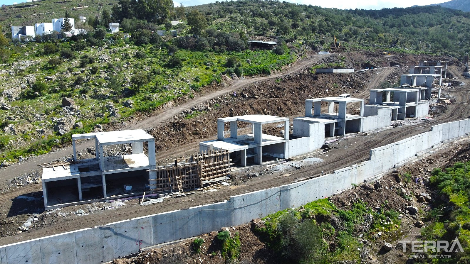 Muğla, Bodrum'da Doğa ile İç İçe Konumda Satılık Dubleks Villalar - 128104