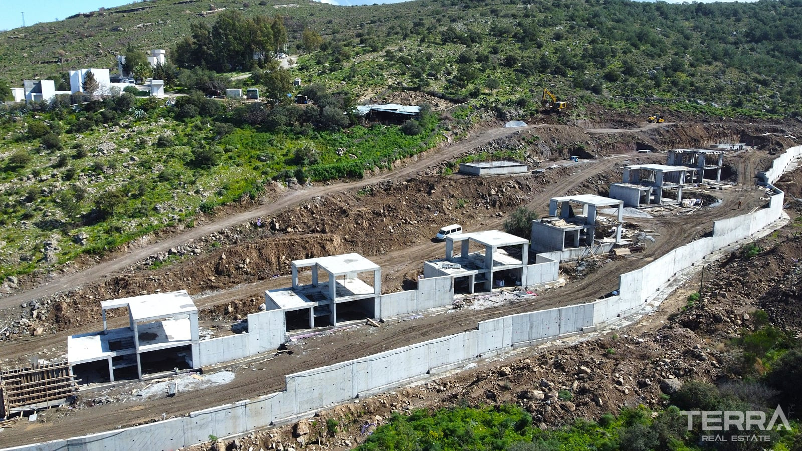 Muğla, Bodrum'da Doğa ile İç İçe Konumda Satılık Dubleks Villalar - 128107