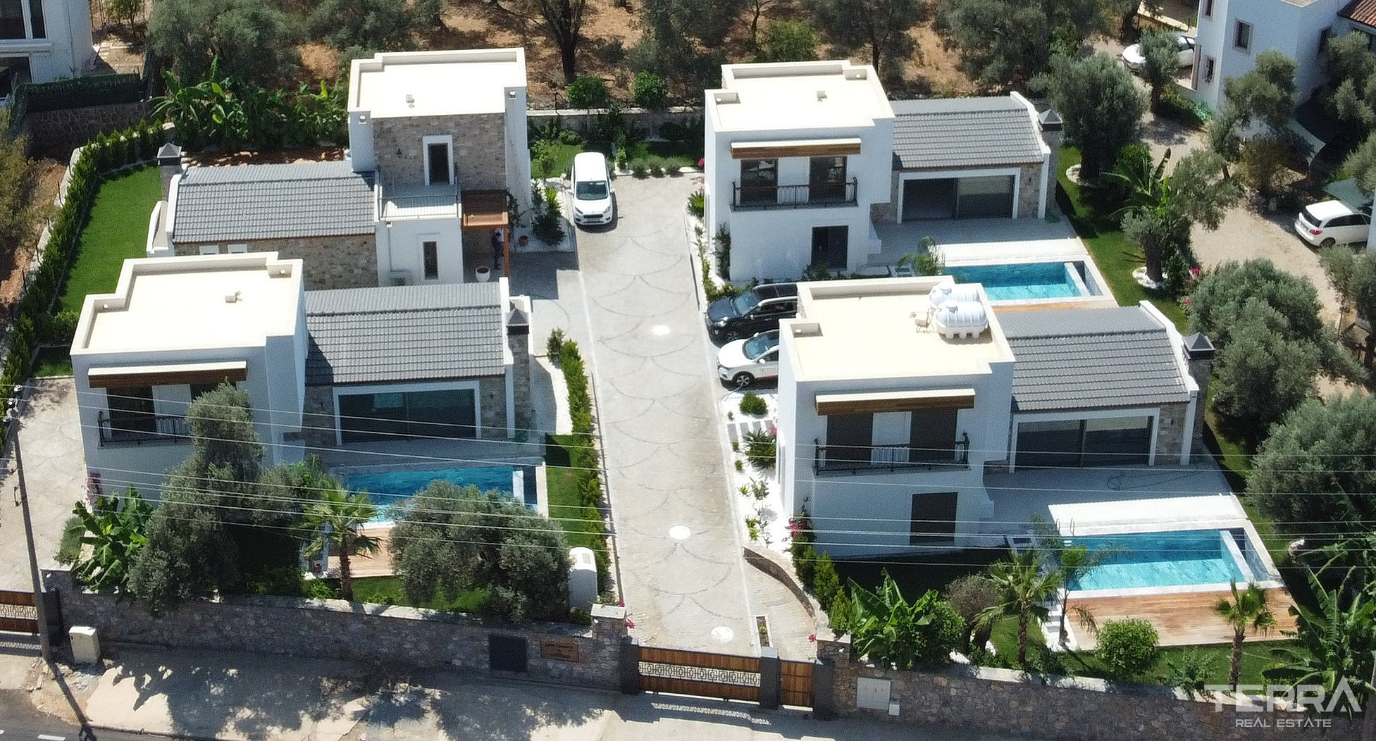 Muğla, Bodrum'da Merkezi Konumda Satılık Müstakil Villalar - 128111