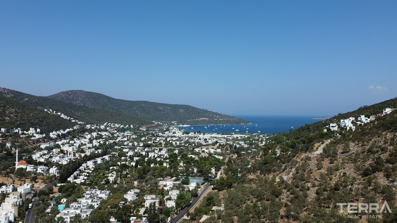 Muğla, Bodrum'da Merkezi Konumda Satılık Müstakil Villalar - 128113