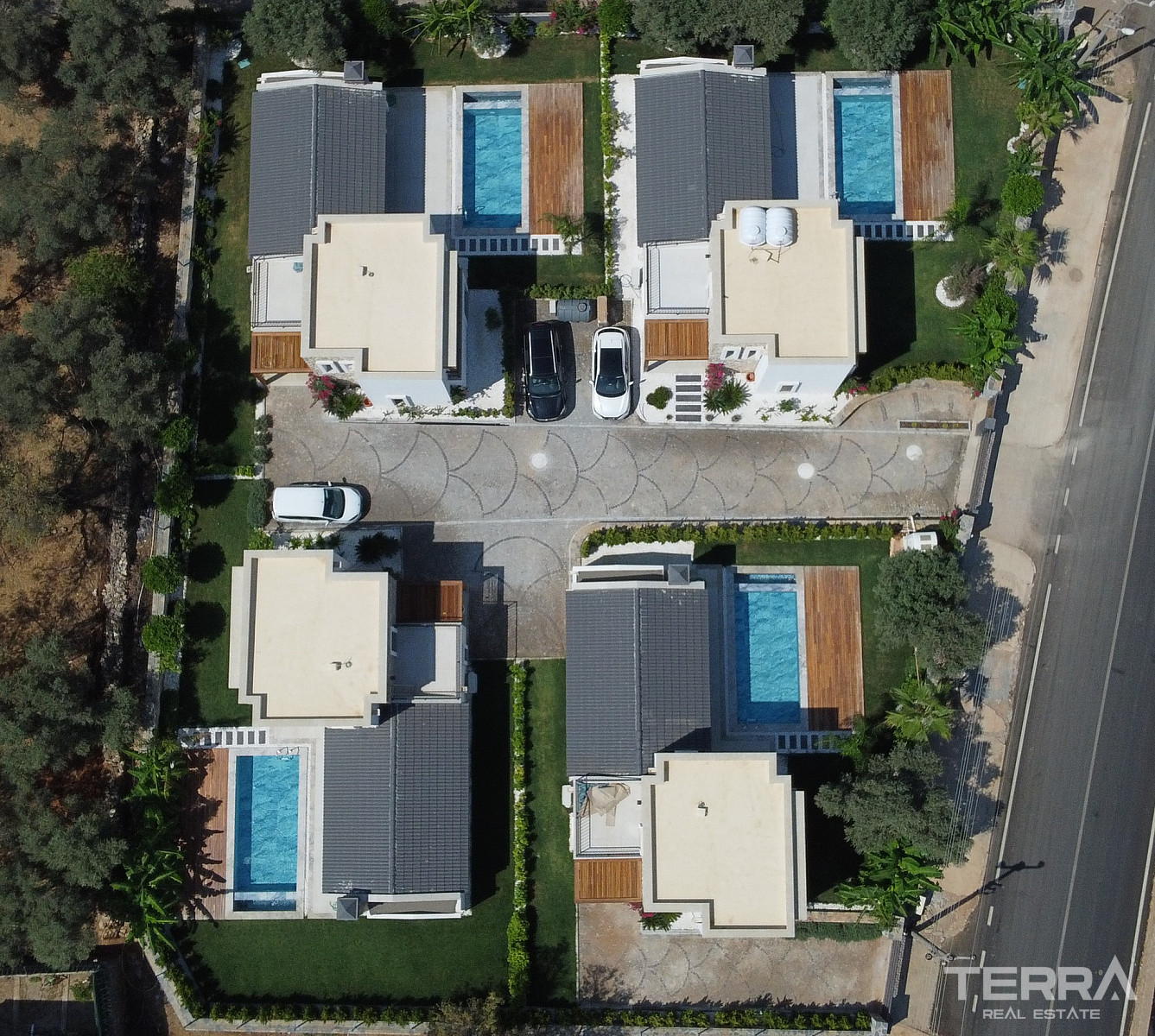 Muğla, Bodrum'da Merkezi Konumda Satılık Müstakil Villalar - 128115