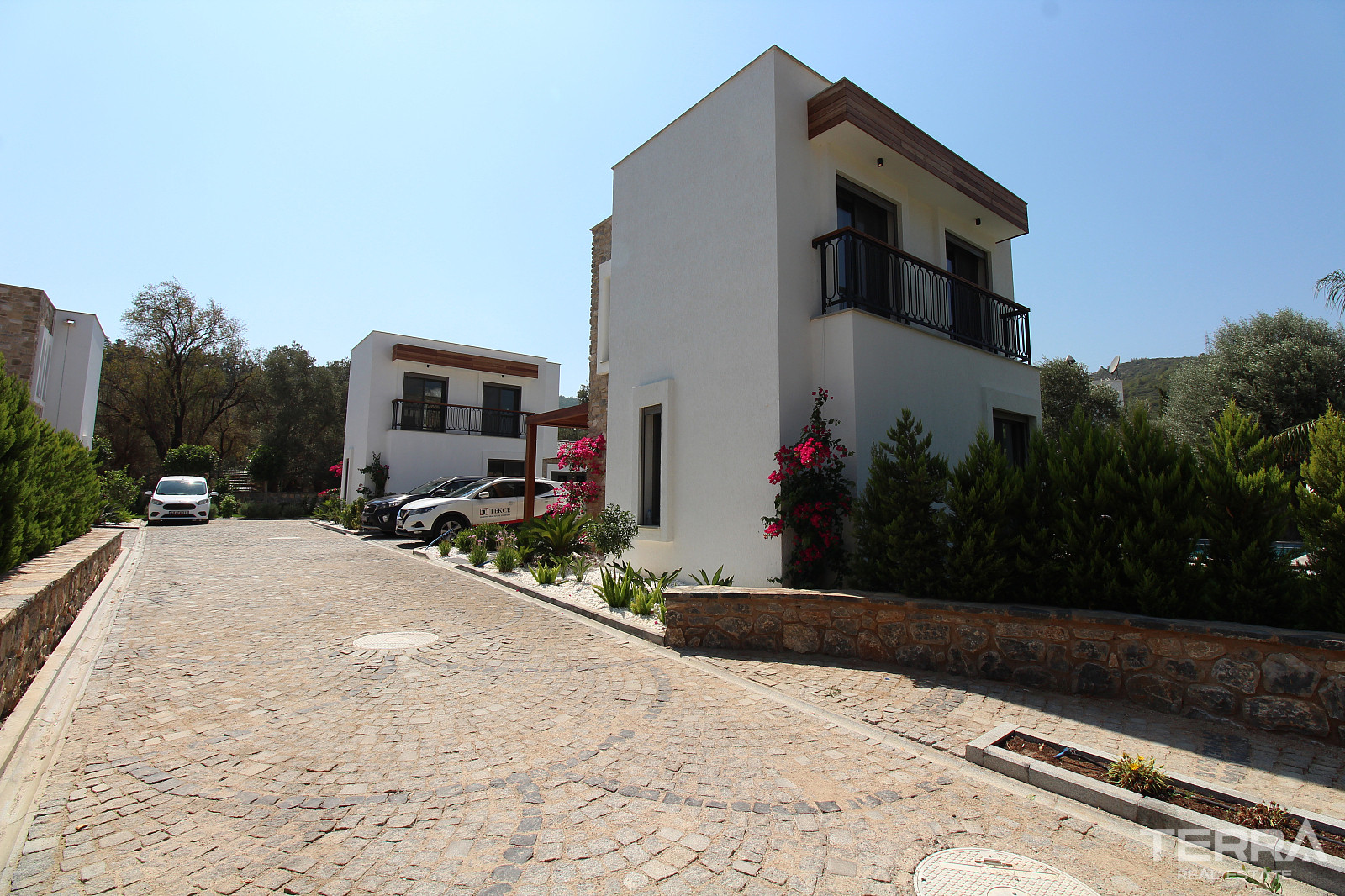 Muğla, Bodrum'da Merkezi Konumda Satılık Müstakil Villalar - 128116